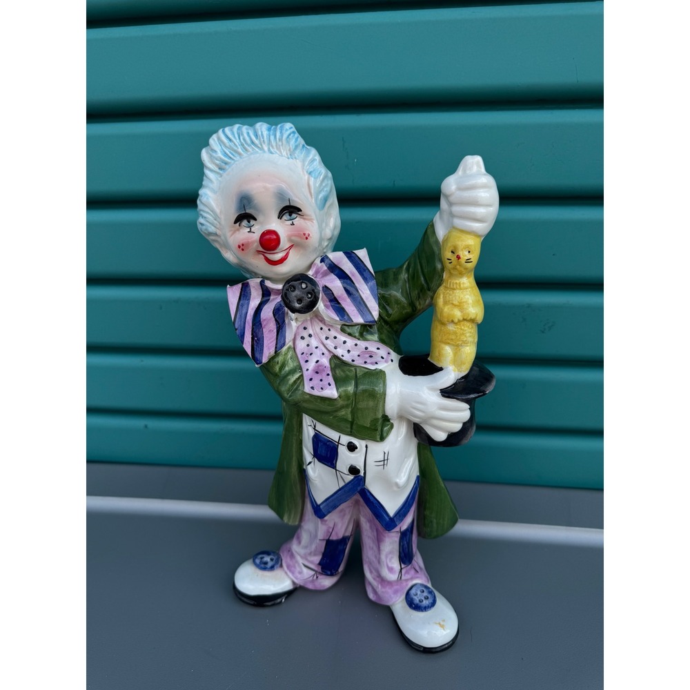 Vintage Ceramic Clown‎ Magician Figurine Rabbit in Hat Hand Painted Circus Decor